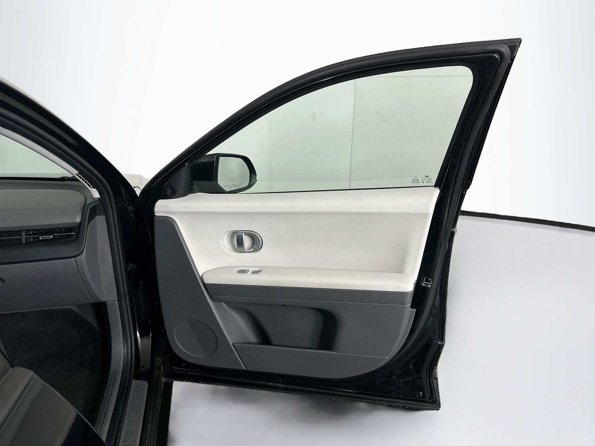 Used 2024 Hyundai Ioniq 5 SEL RWD image 33