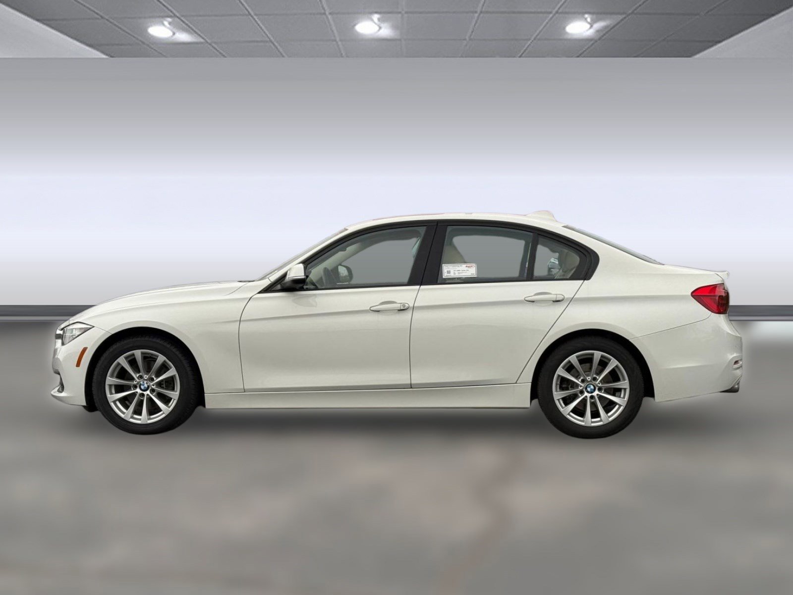 Used 2017 BMW 320i Sedan image 2