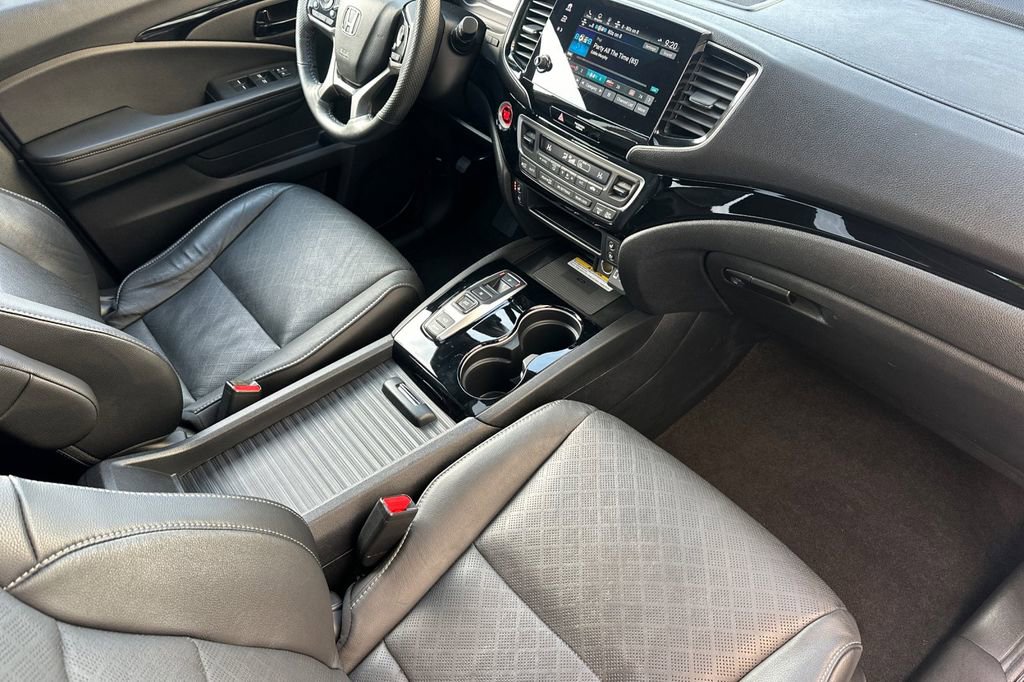Used 2023 Honda Passport Elite image 16