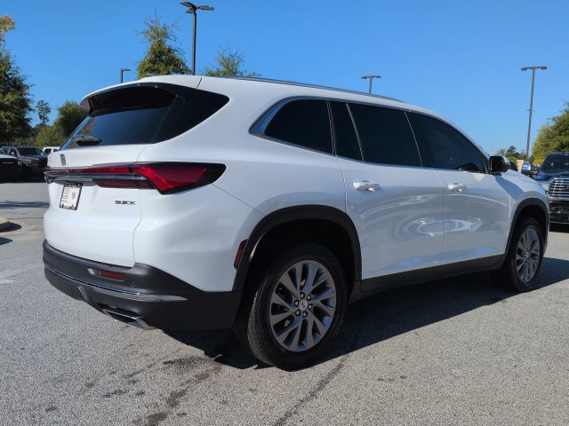 Used 2025 Buick Enclave Preferred FWD image 4