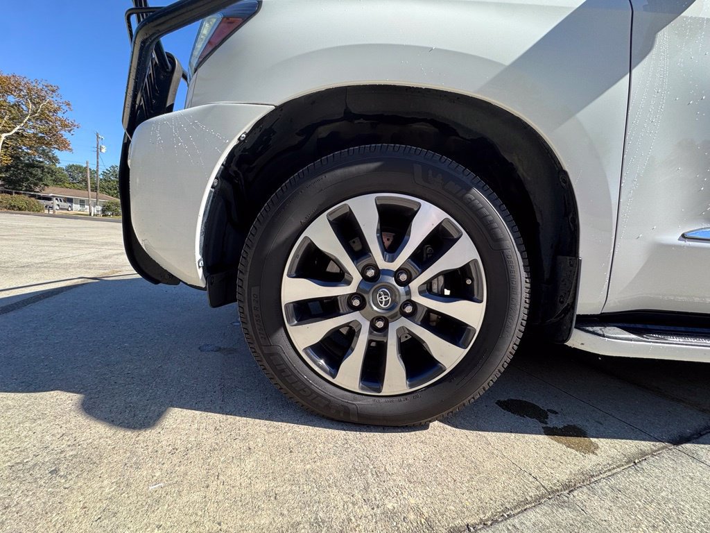 Used 2018 Toyota Sequoia Limited w/ Safety & Convenience Package AWD/4WD image 9