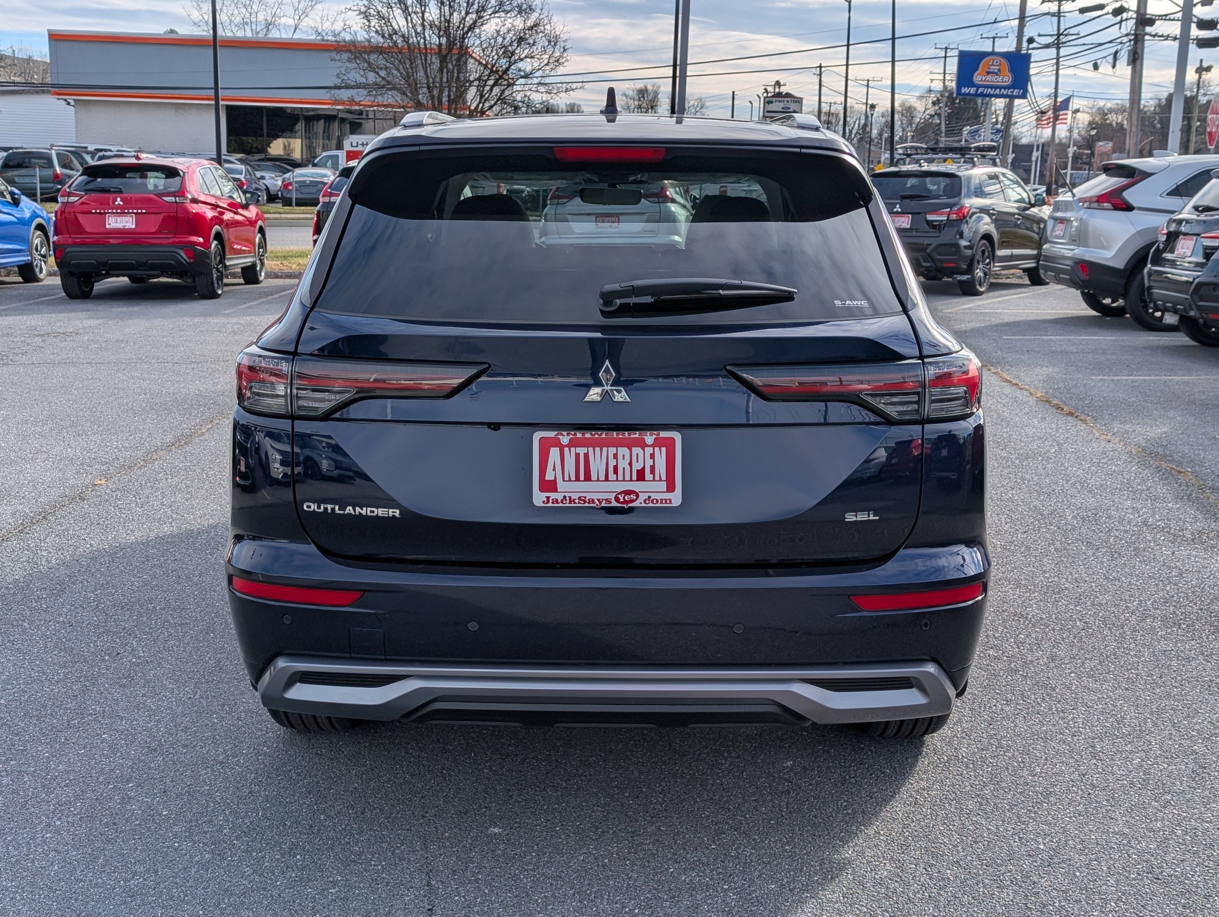 New 2026 Mitsubishi Outlander SEL image 4