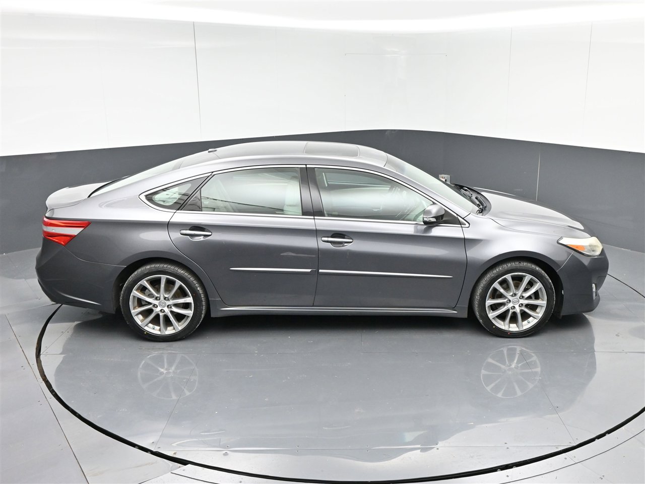 Used 2015 Toyota Avalon XLE Touring image 24