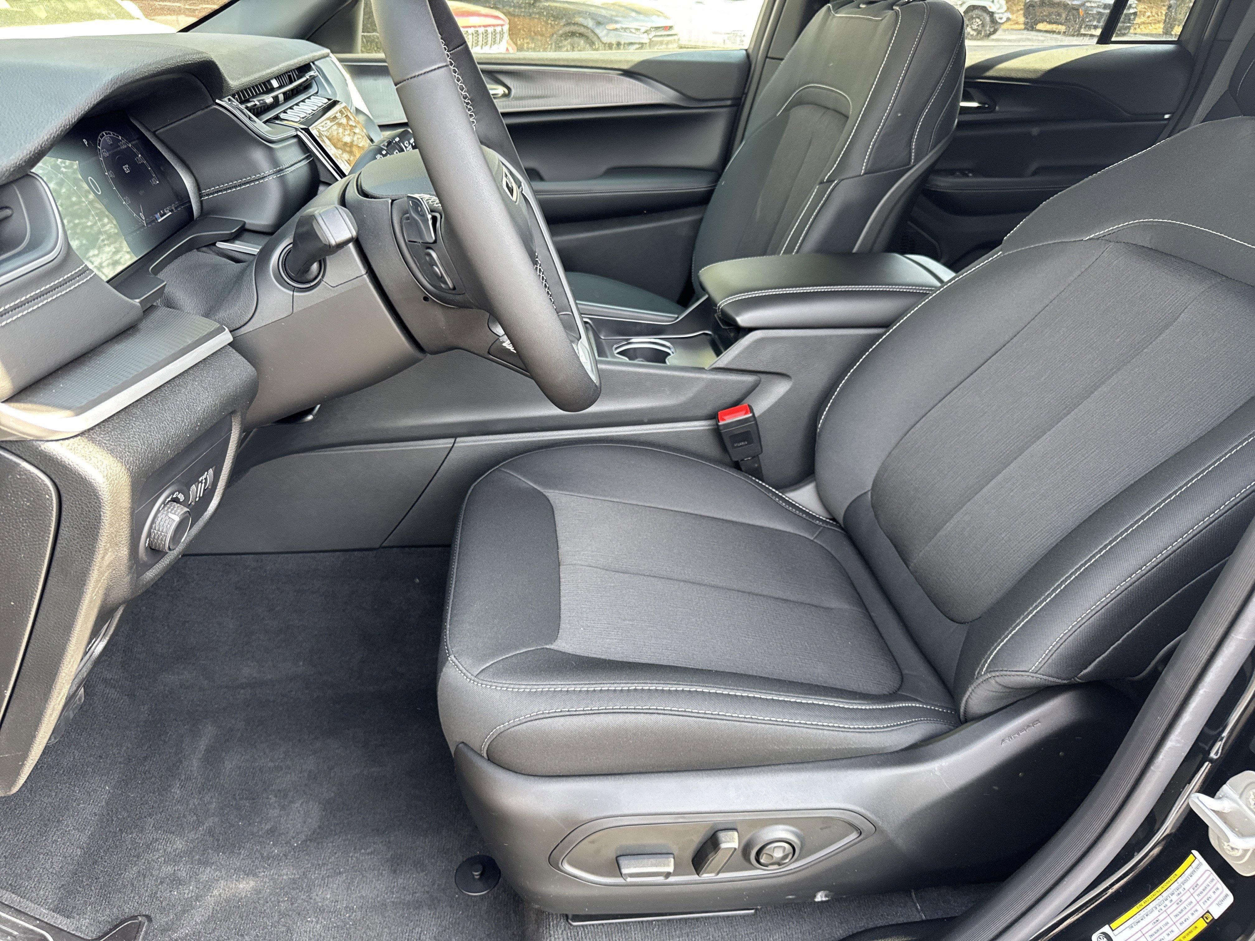 New 2026 Jeep Grand Cherokee Laredo X AWD/4WD image 11