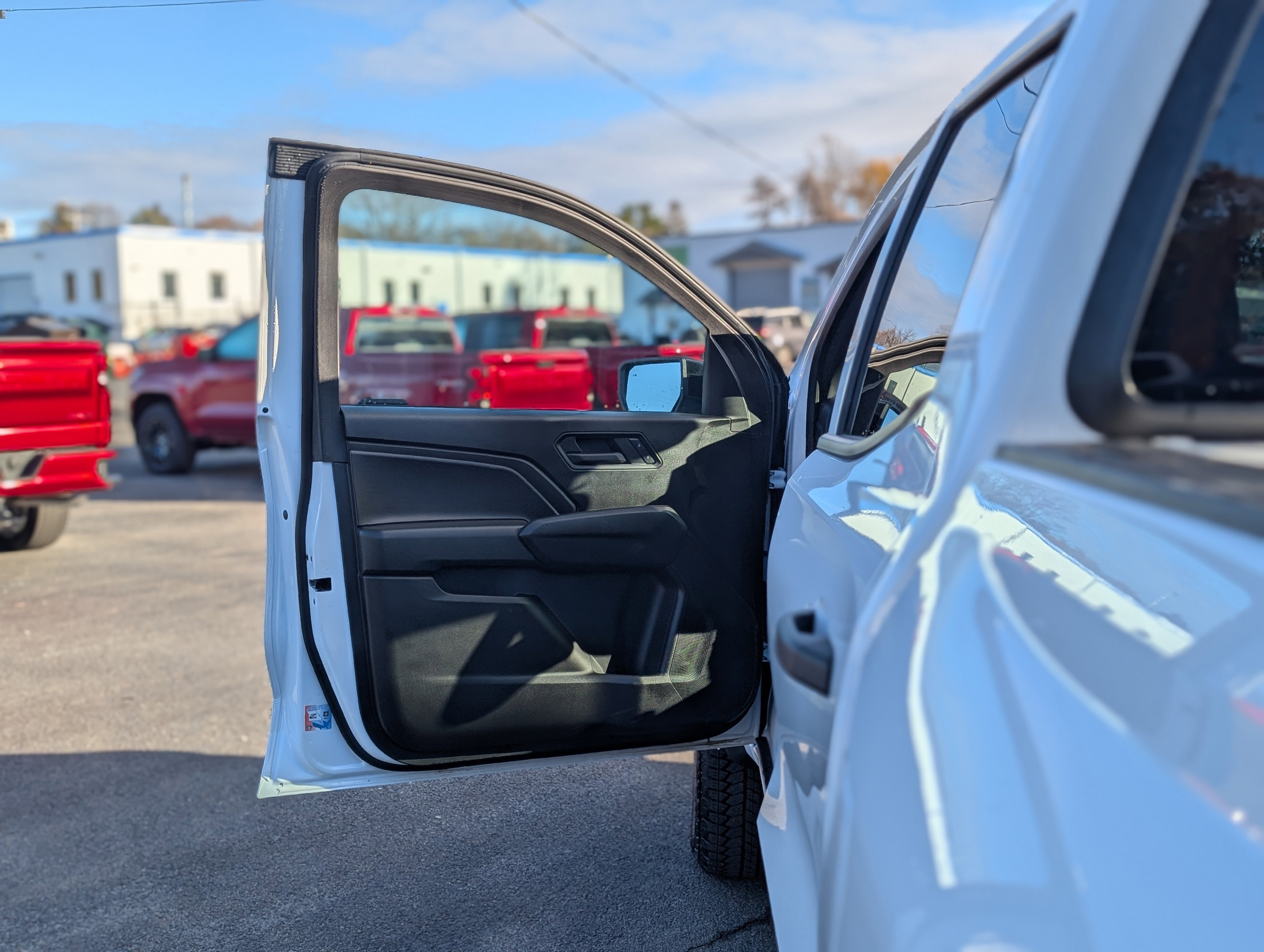 Used 2024 Chevrolet Colorado Trail Boss w/ Advanced Trailering Package image 27