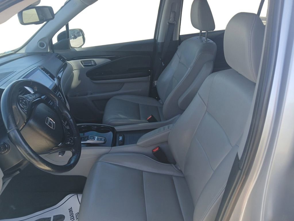 Used 2017 Honda Pilot Touring image 10