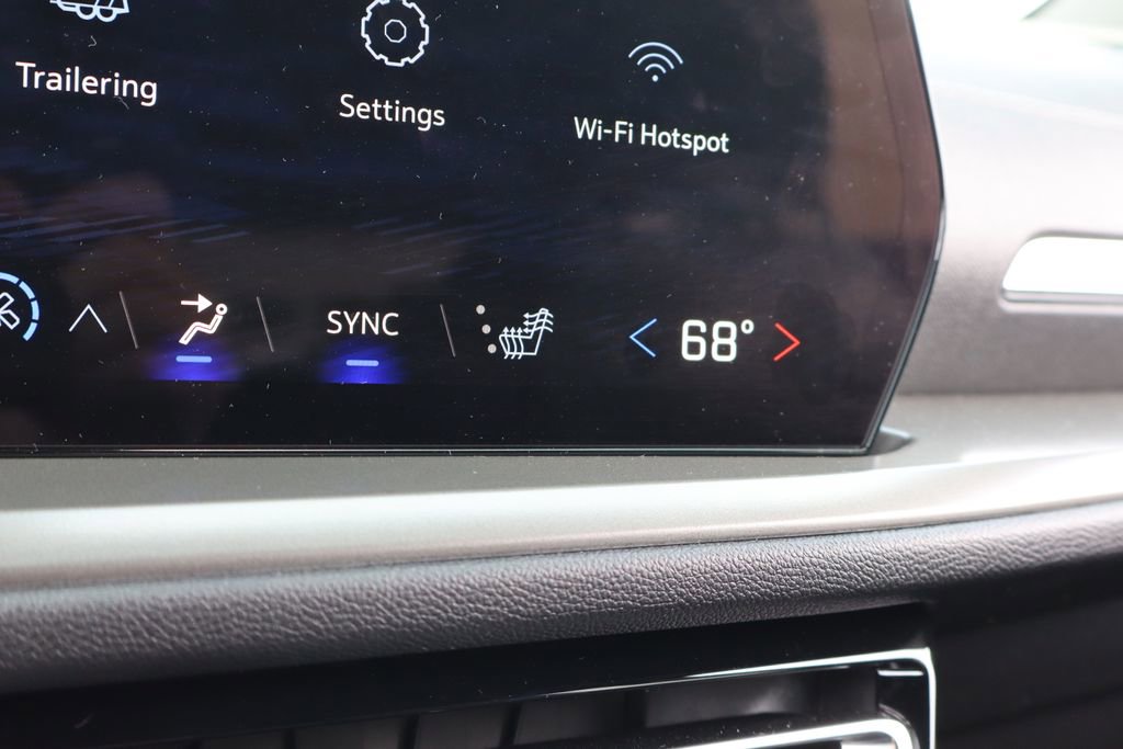 Used 2026 Chevrolet Traverse LT w/ Driver Confidence Package image 14