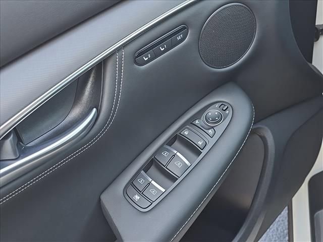 Used 2025 INFINITI QX55 Luxe w/ Cargo Package image 17