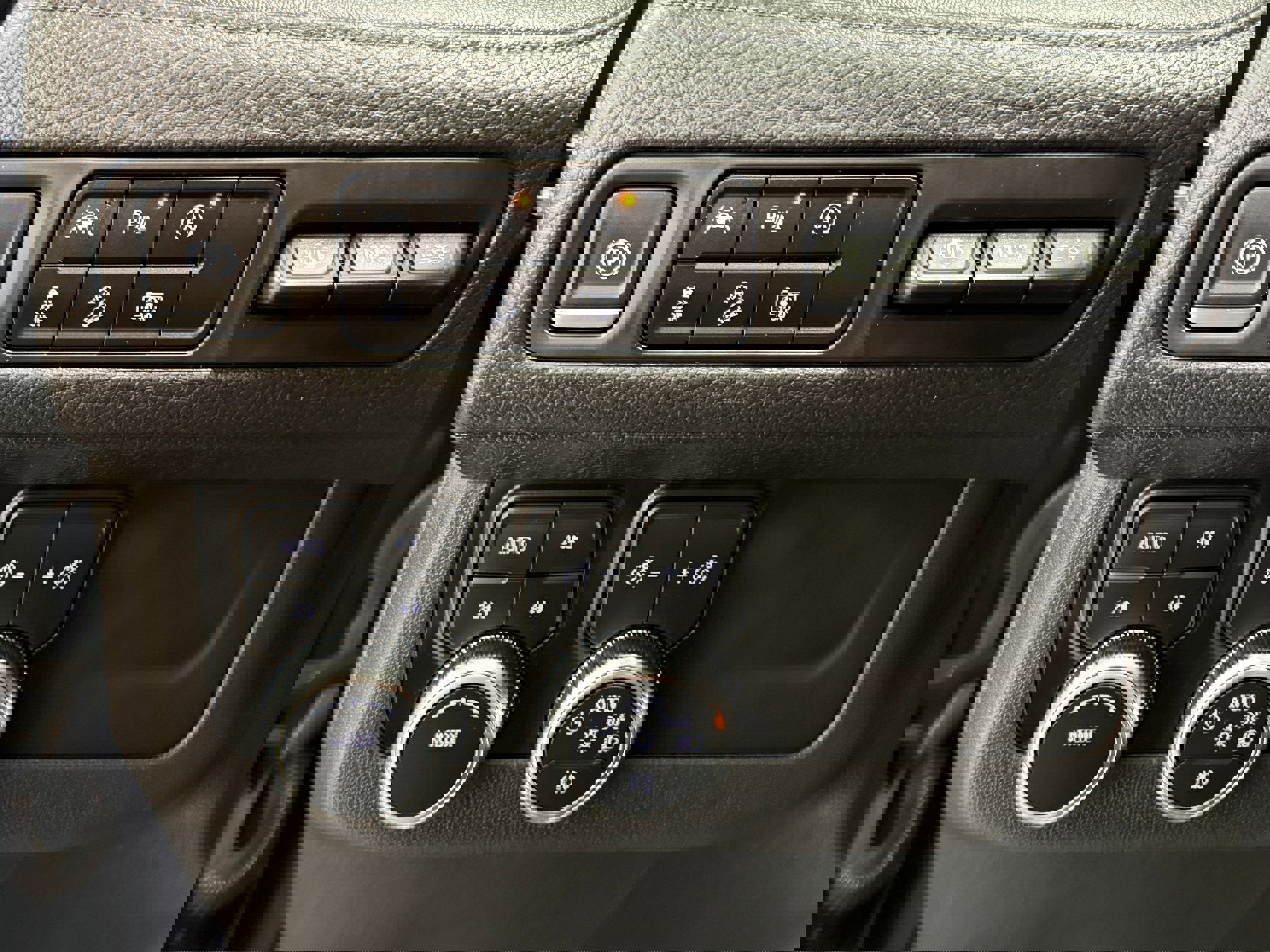 Used 2023 GMC Yukon Denali image 25