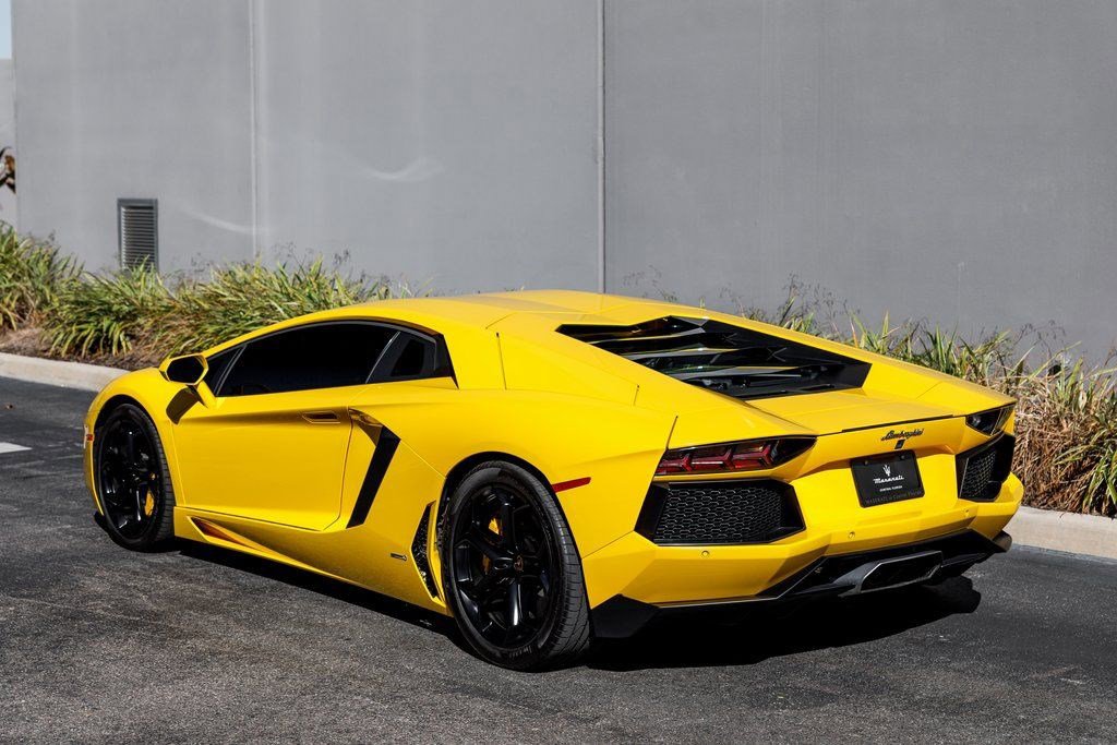 Used 2014 Lamborghini Aventador image 3