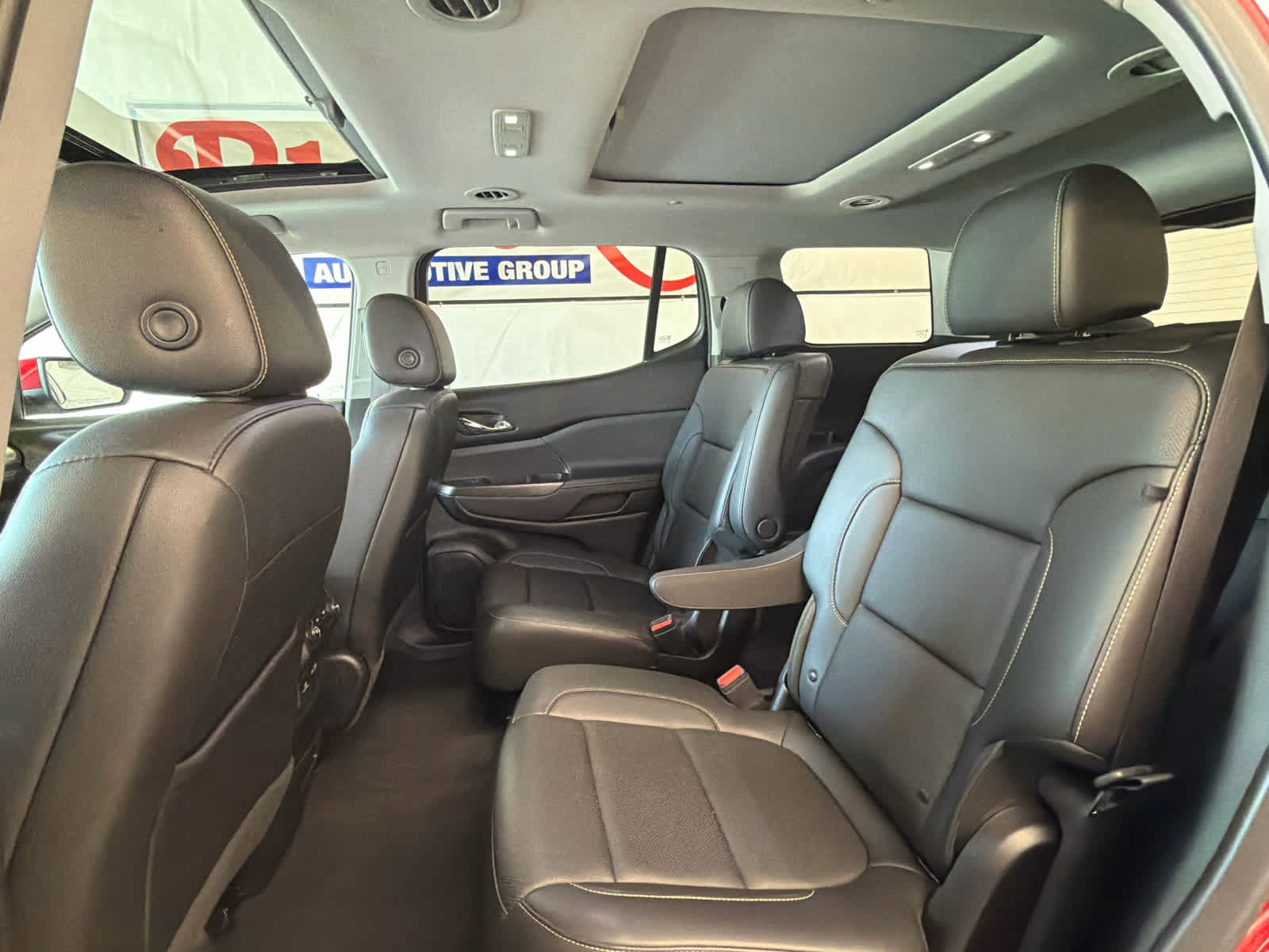 Used 2023 GMC Acadia SLT FWD image 24