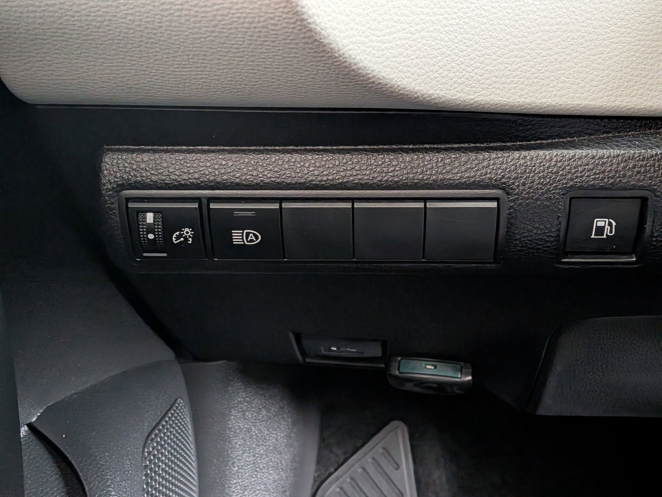 Certified 2022 Toyota Corolla LE FWD image 18
