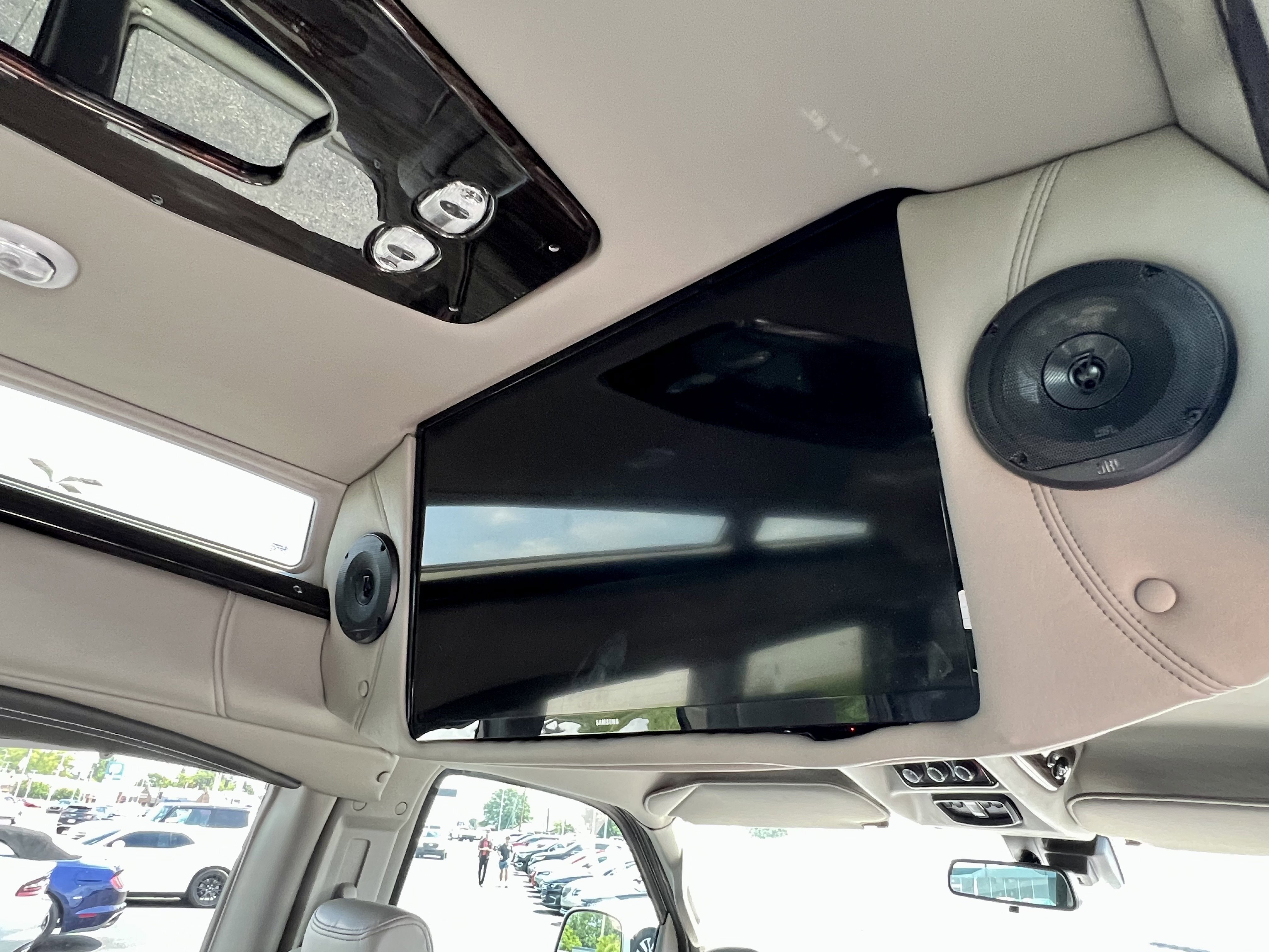 New 2025 GMC Savana 2500 w/ Driver Convenience Package RWD image 30