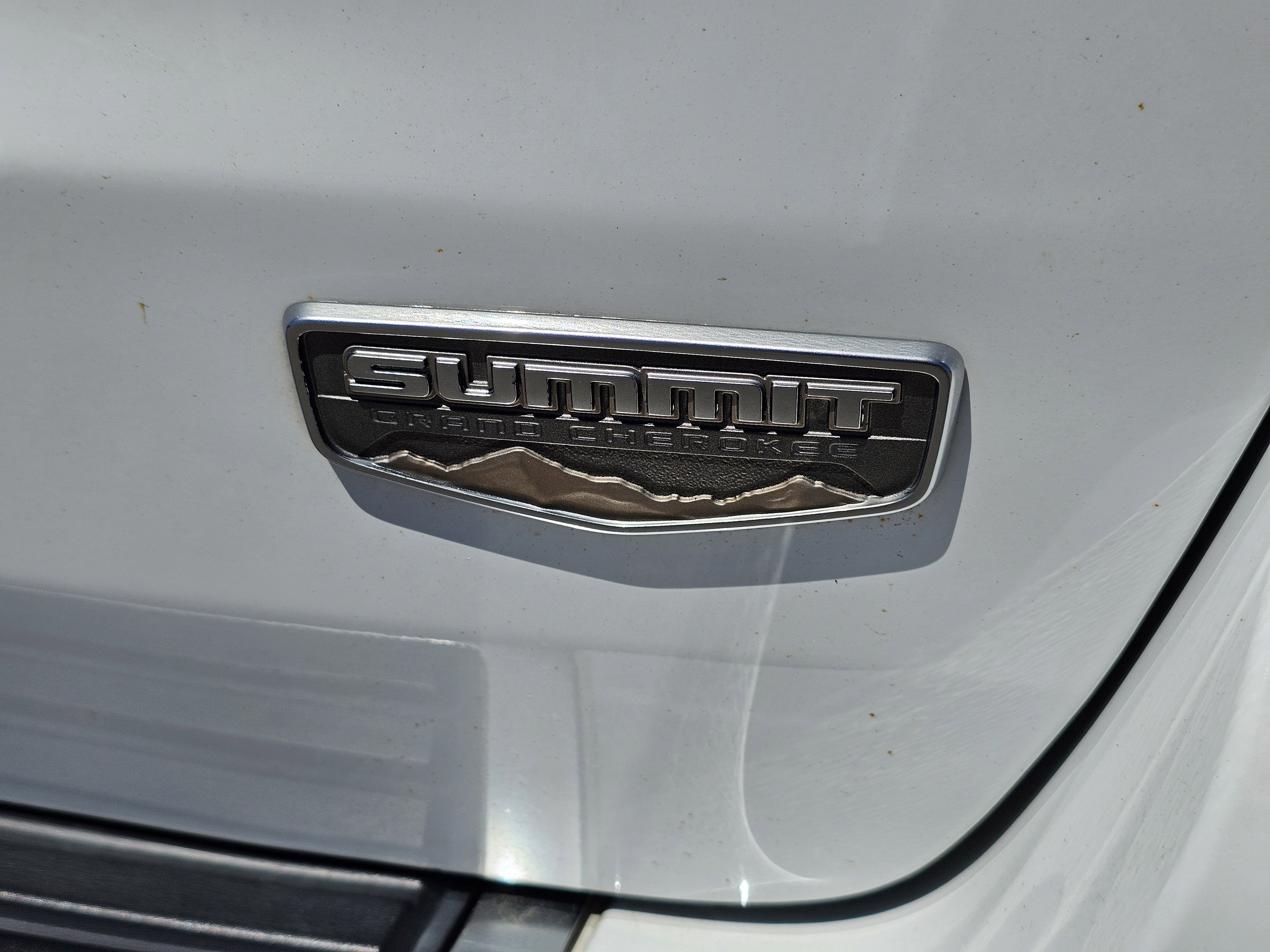 Used 2019 Jeep Grand Cherokee Summit AWD/4WD image 10