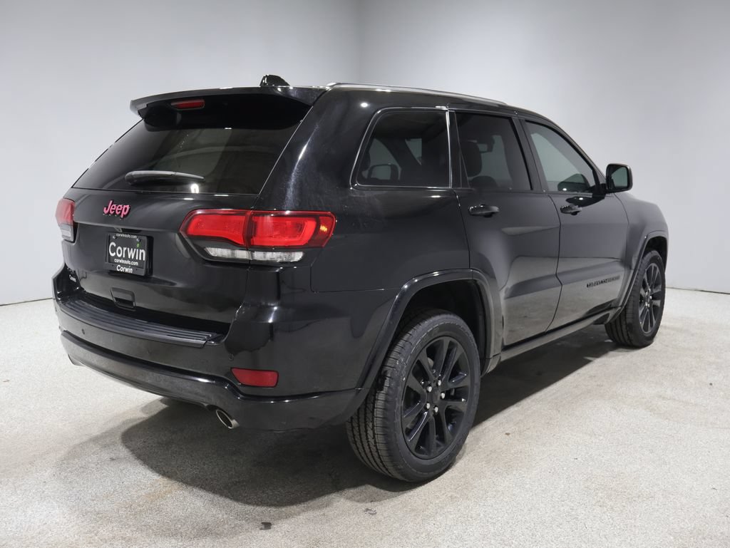 Used 2018 Jeep Grand Cherokee Altitude AWD/4WD image 2