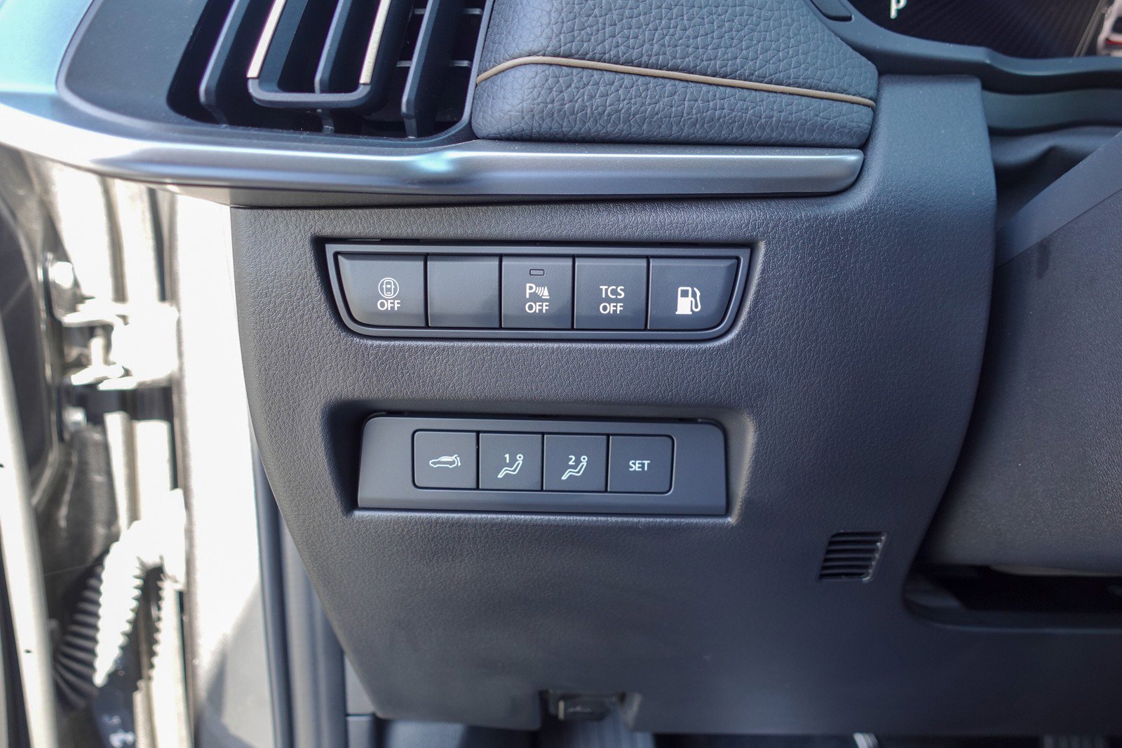 Used 2024 MAZDA CX-90 Plug-In Hybrid w/ Premium Pkg image 12