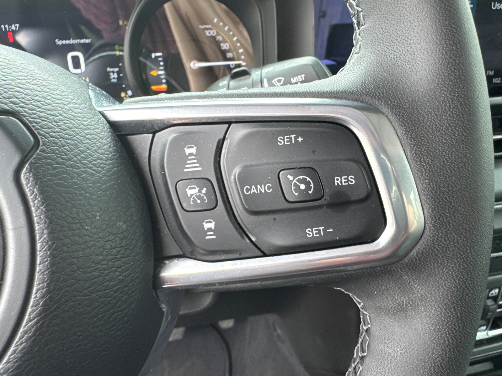 Used 2025 Jeep Wrangler Sahara image 30