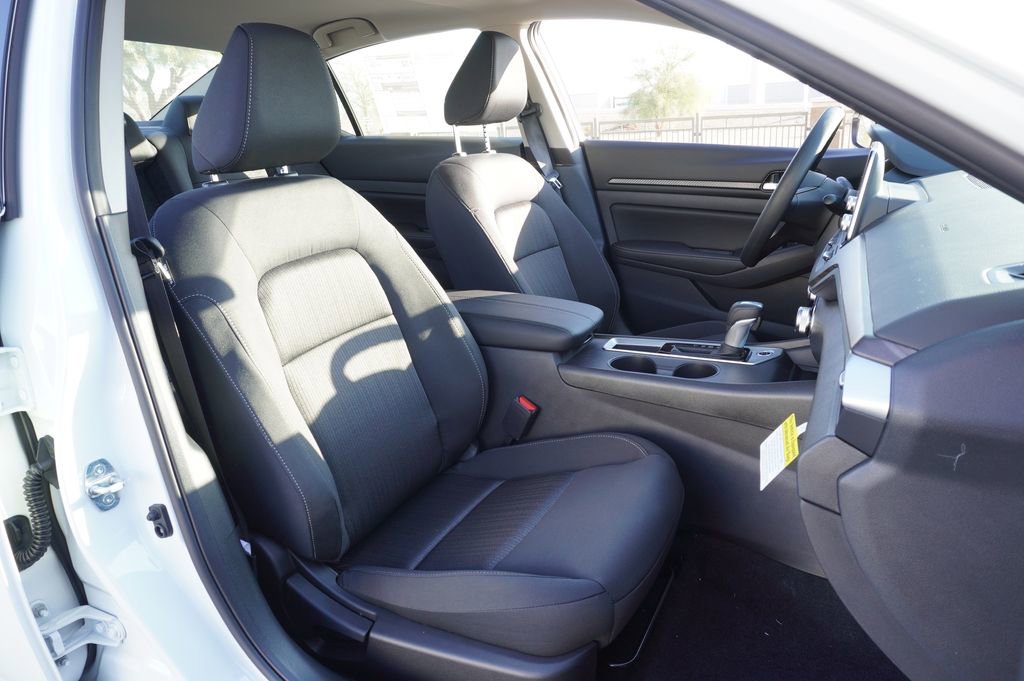 Certified 2025 Nissan Altima 2.5 SV image 12