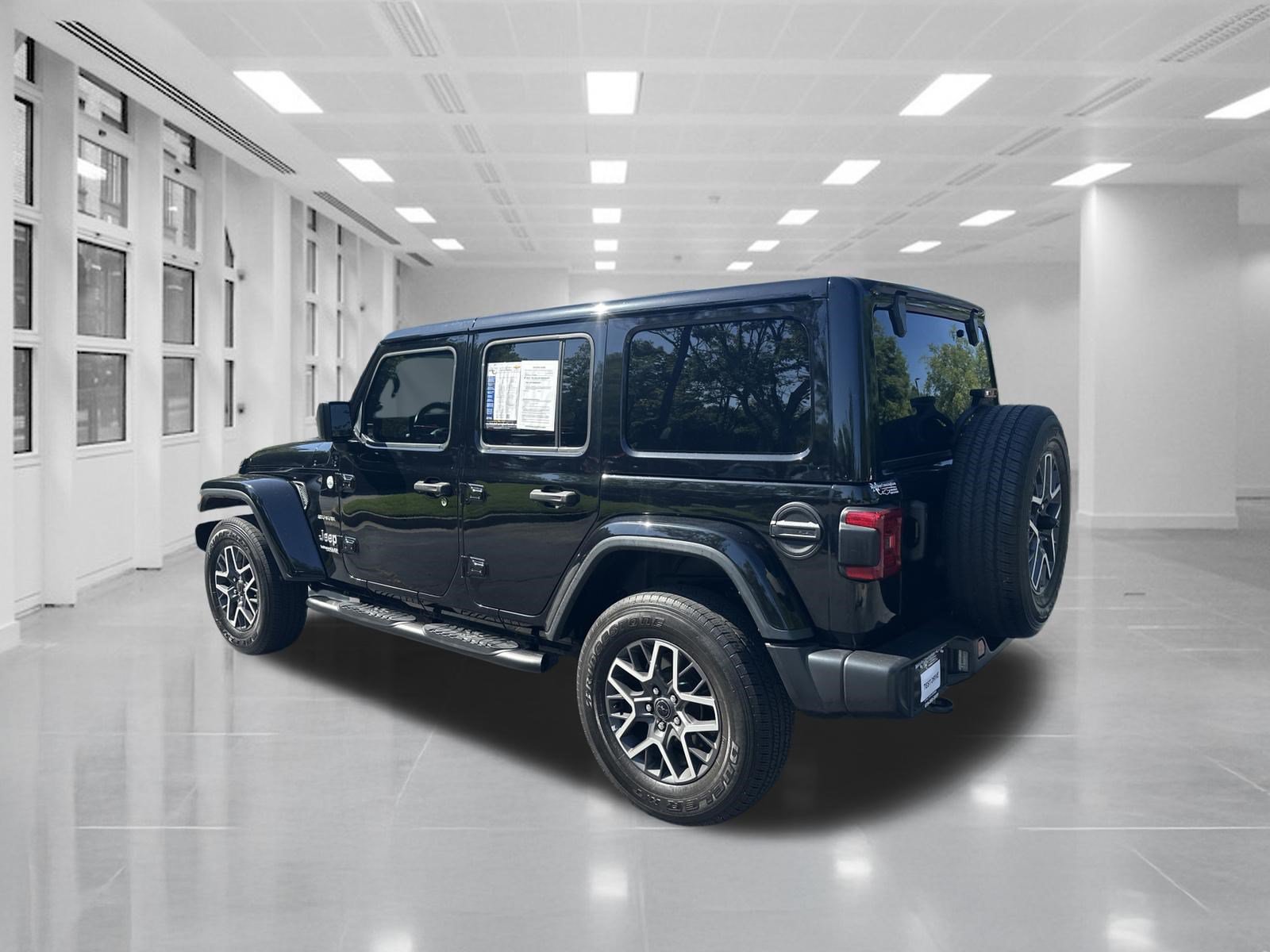 Used 2021 Jeep Wrangler Unlimited Sahara AWD/4WD image 7