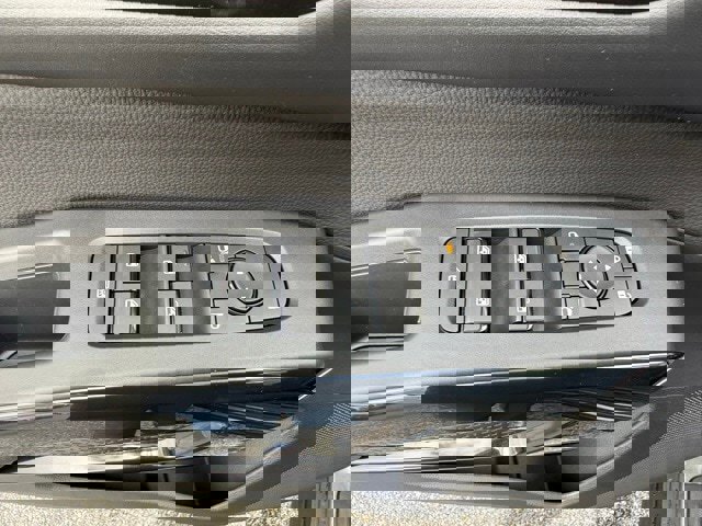 New 2025 Nissan Pathfinder SV image 11