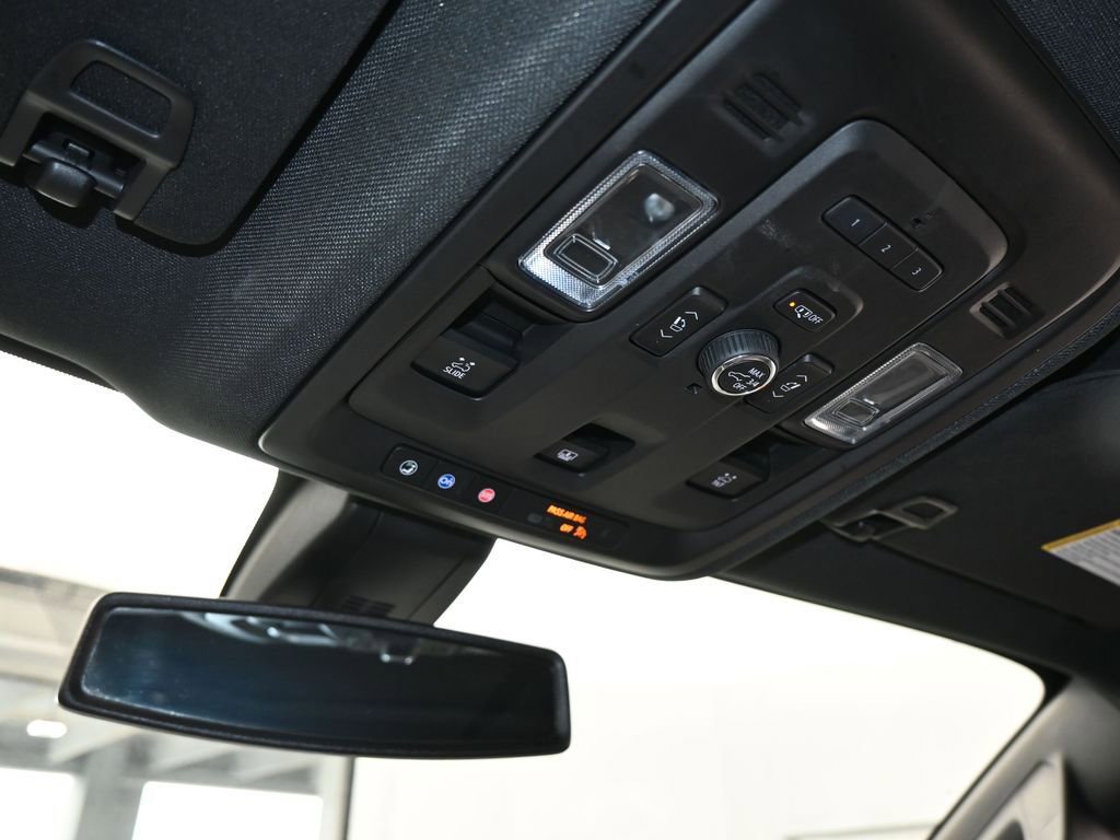 Used 2021 GMC Yukon SLT w/ SLT Luxury Plus Package image 31