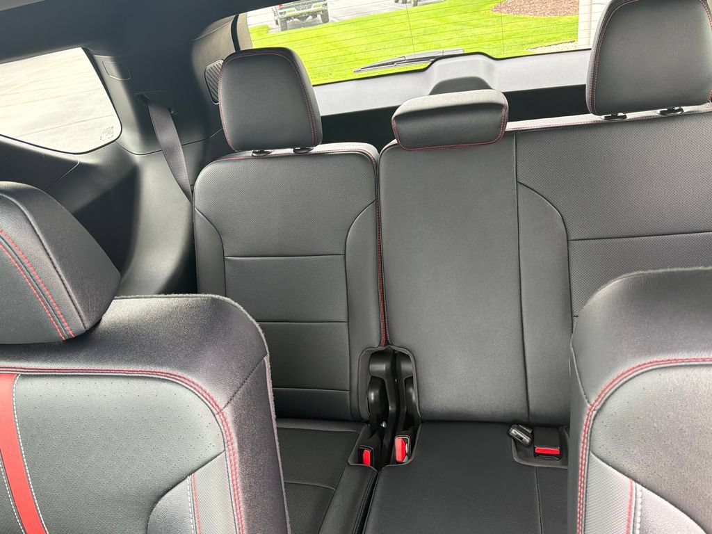 Certified 2024 Chevrolet Traverse RS w/ LPO, Floor Liner Package AWD/4WD image 19