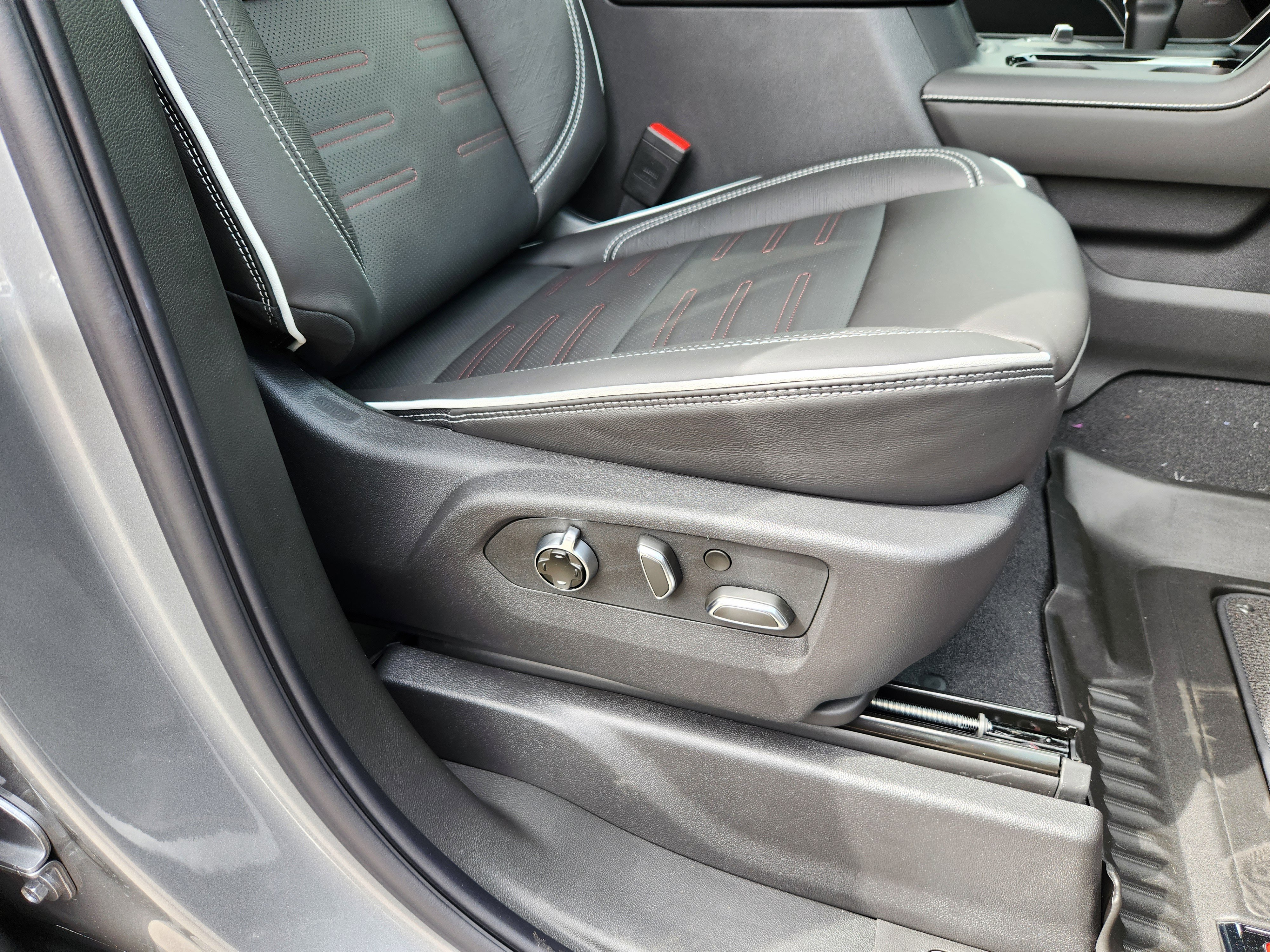 New 2026 GMC Sierra 1500 AT4X image 19