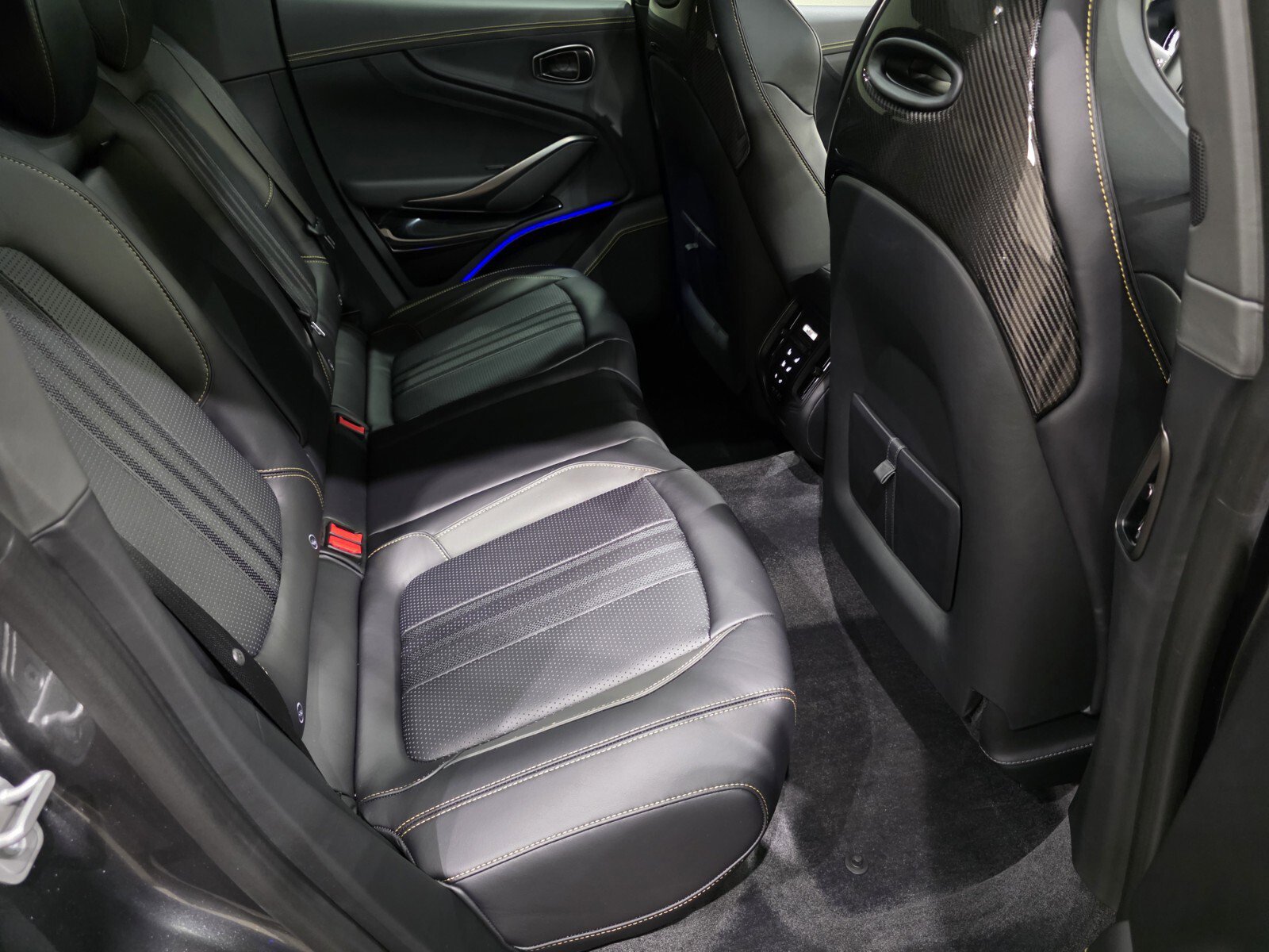 New 2025 Aston Martin DBX 707 image 20