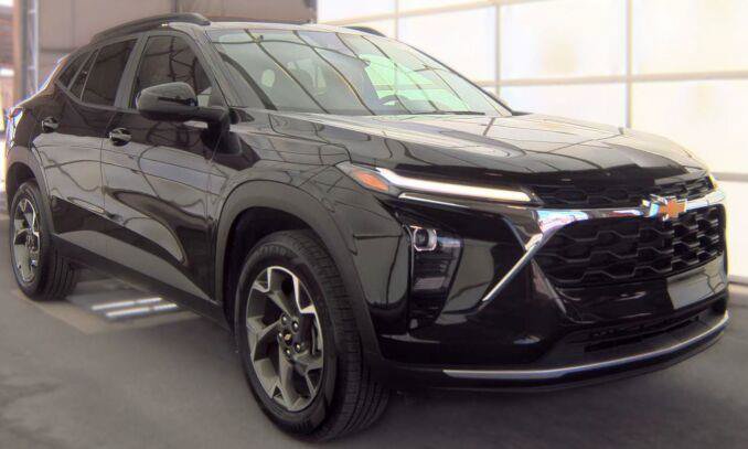 Used 2024 Chevrolet Trax LT FWD image 5