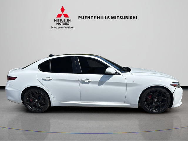 Used 2022 Alfa Romeo Giulia Ti RWD image 4