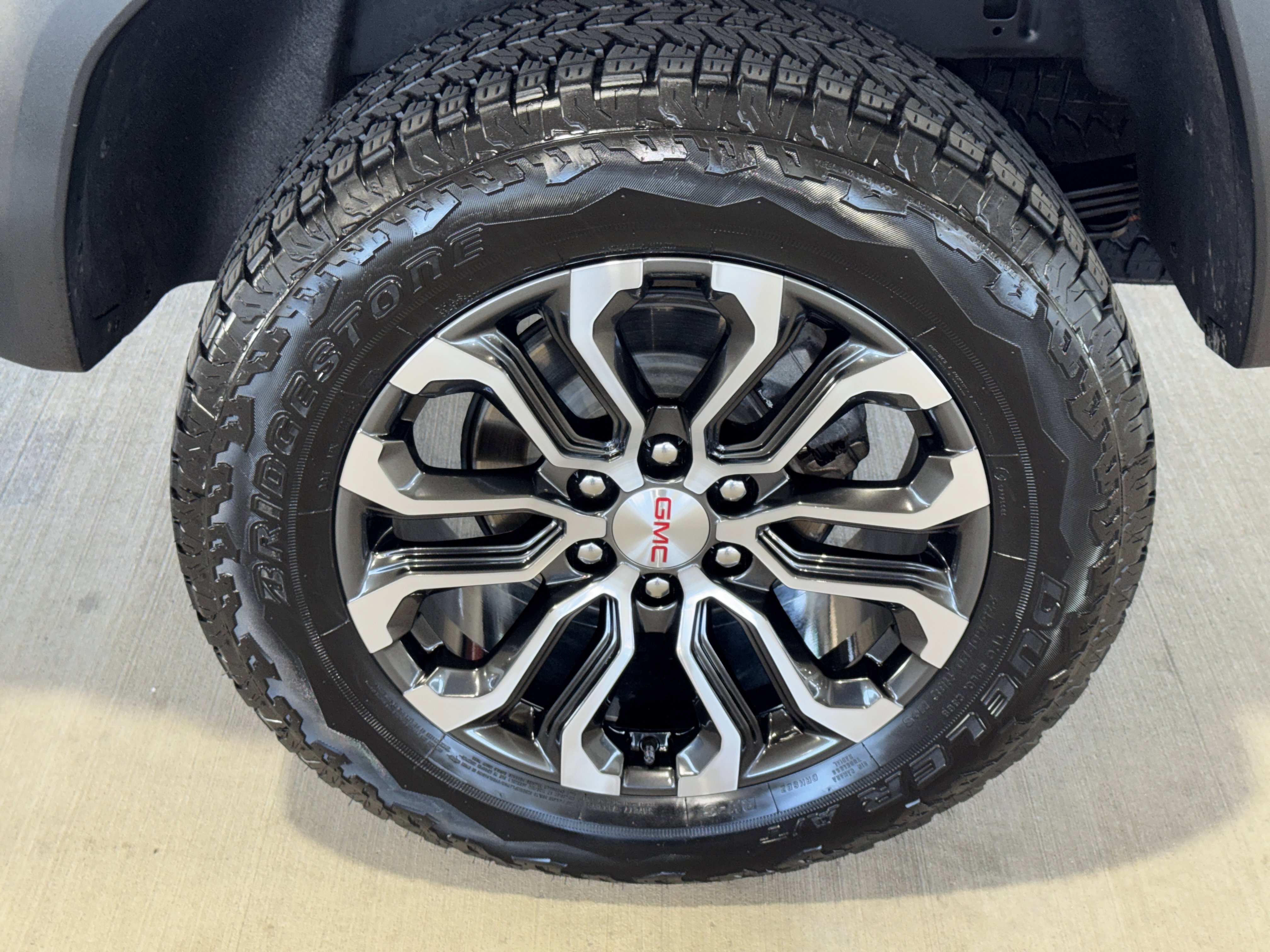 Used 2025 GMC Canyon Denali image 35