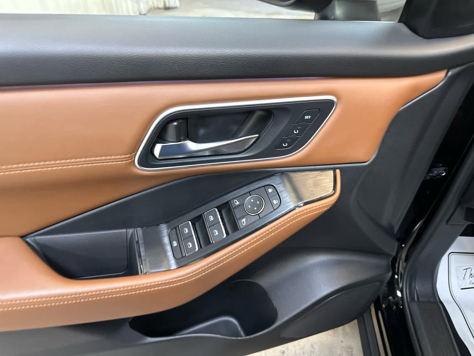 Certified 2025 Nissan Rogue Platinum image 22