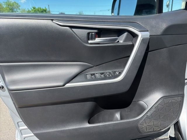 Used 2024 Toyota RAV4 XLE AWD/4WD image 19