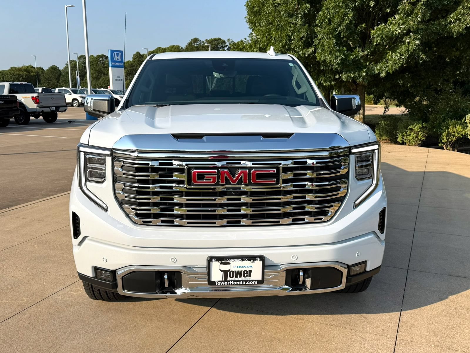 Used 2026 GMC Sierra 1500 Denali w/ Denali Reserve Package AWD/4WD image 2