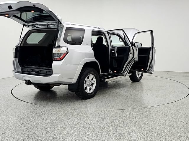 Used 2016 Toyota 4Runner SR5 AWD/4WD image 11