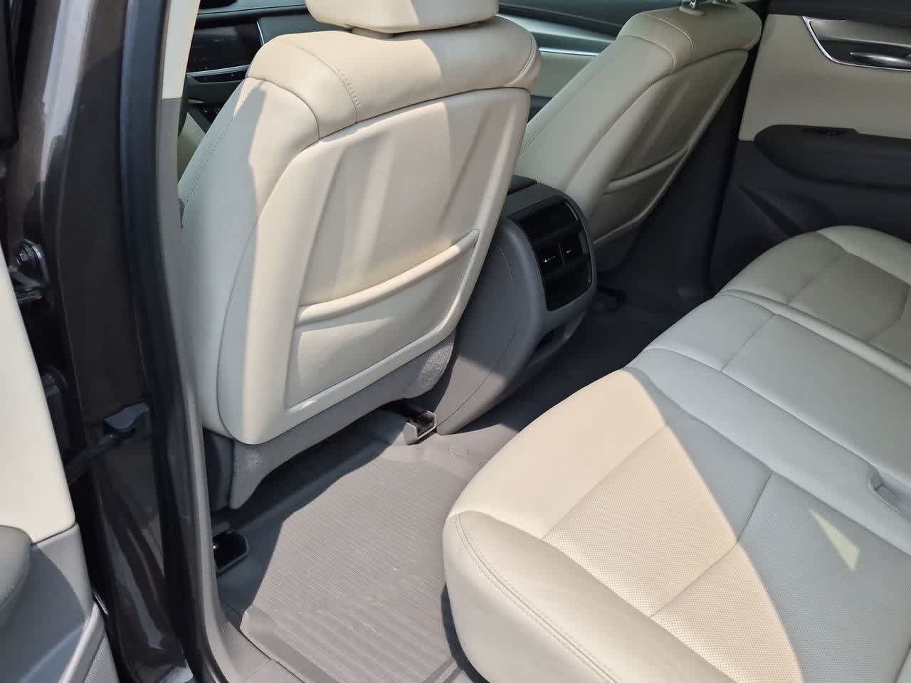 Used 2020 Cadillac XT5 Premium Luxury w/ LPO, Floor Liner Package FWD image 18