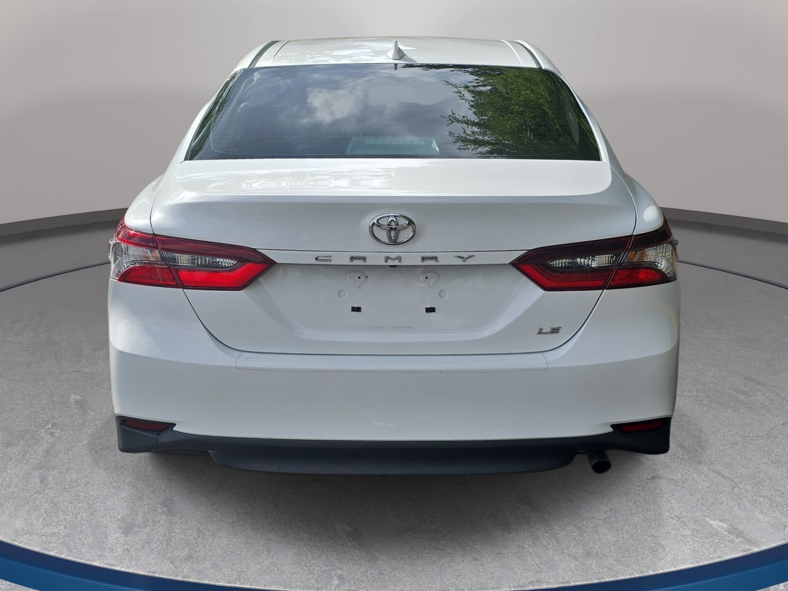 Used 2022 Toyota Camry LE FWD image 6