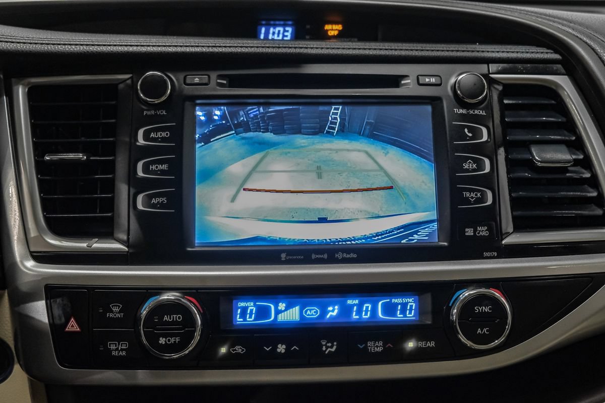 Used 2018 Toyota Highlander XLE FWD image 21