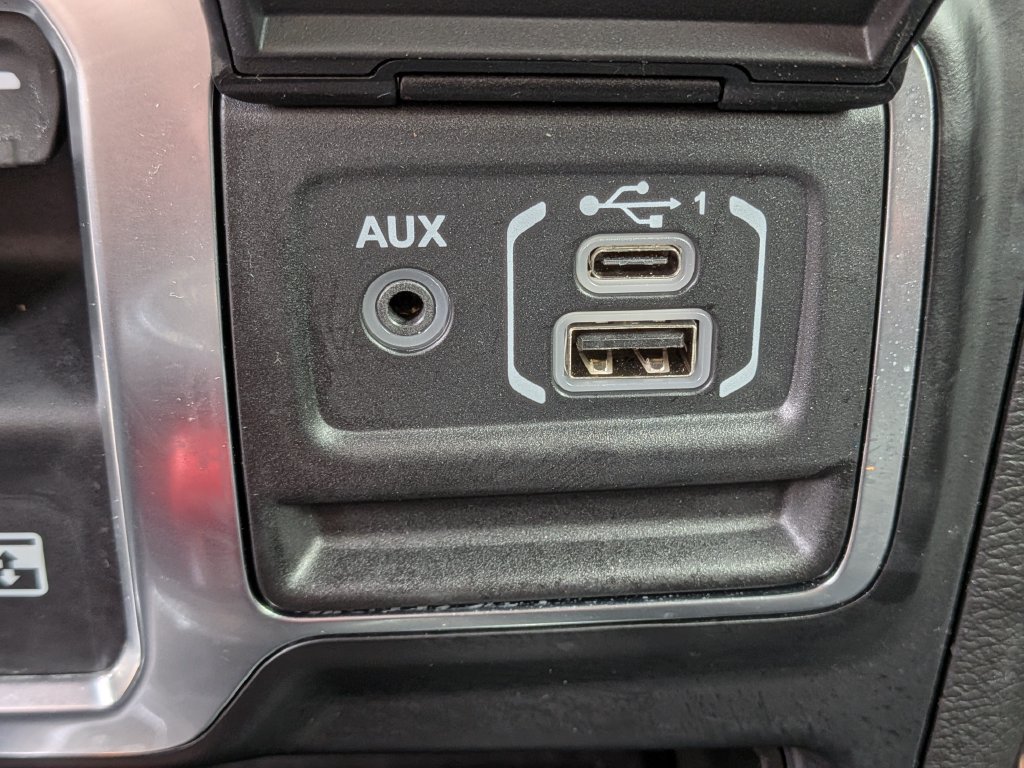 Used 2022 Jeep Wrangler Sport AWD/4WD image 27