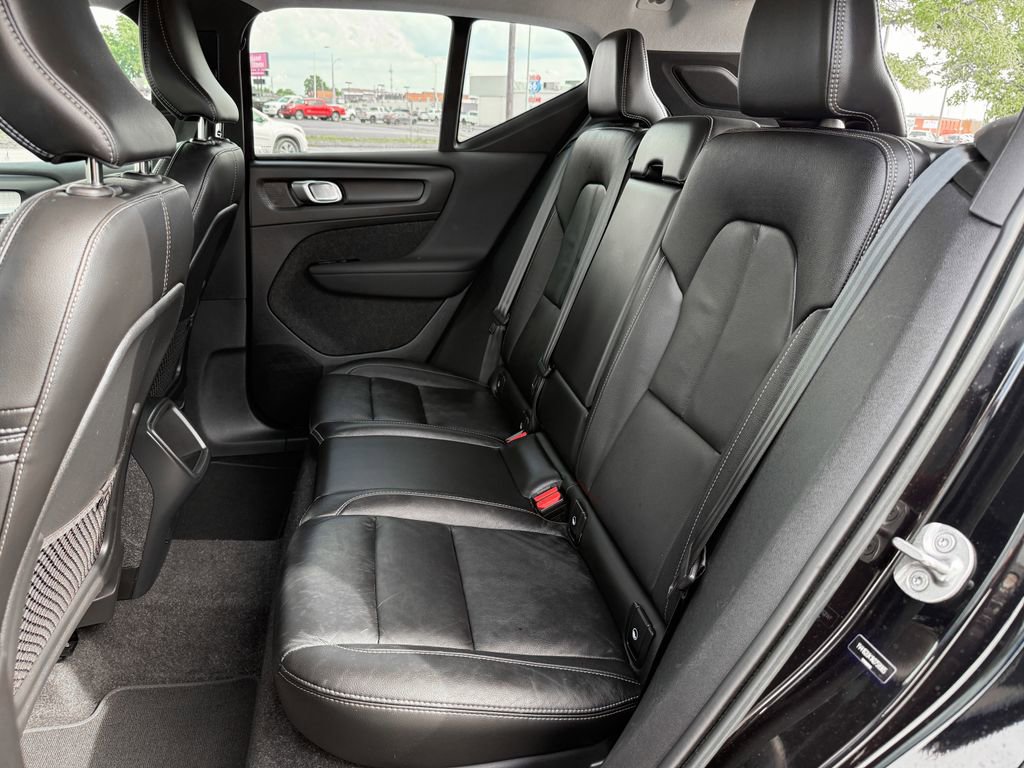 Used 2022 Volvo XC40 T5 Momentum AWD/4WD image 20