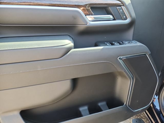 New 2026 GMC Sierra 2500 SLE w/ Preferred Package AWD/4WD image 8