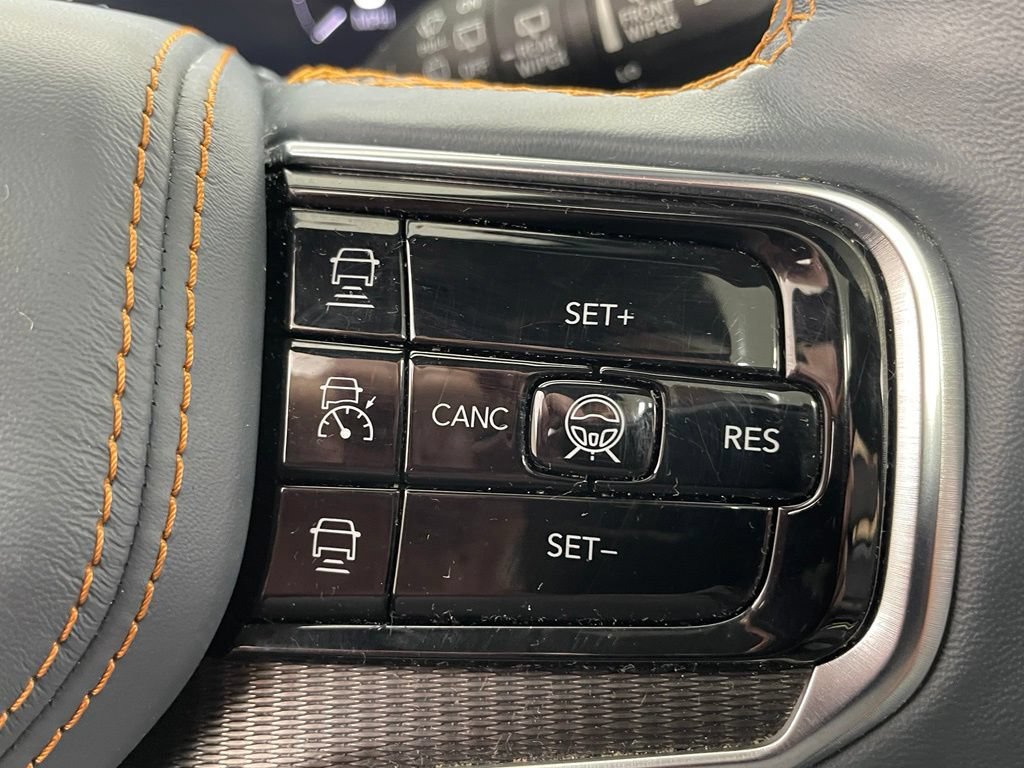 Used 2023 Jeep Grand Wagoneer Series III w/ Rear Seat Video Group 1 AWD/4WD image 36