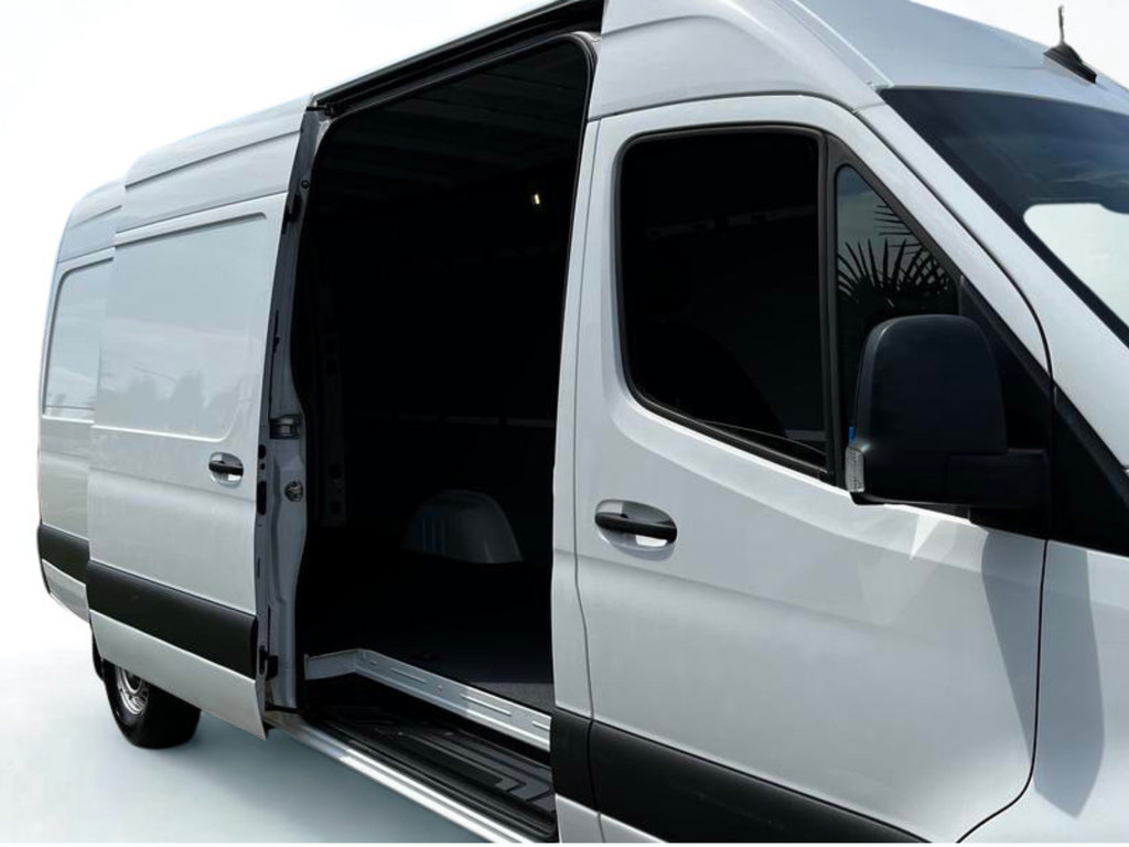 Used 2022 Mercedes-Benz Sprinter 2500 image 12