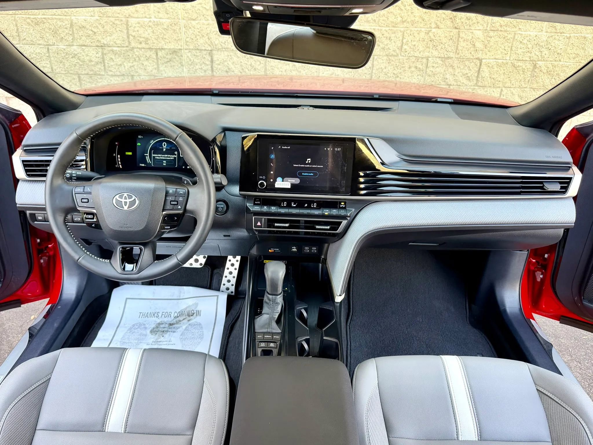 Used 2025 Toyota Camry SE w/ Convenience Package image 14