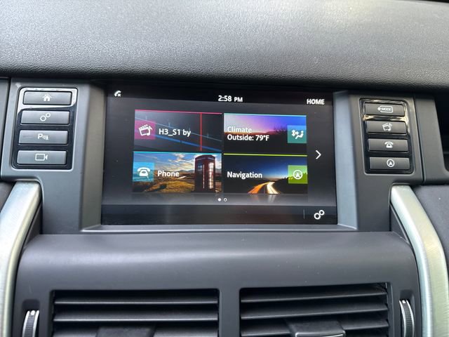 Used 2017 Land Rover Discovery Sport SE image 18