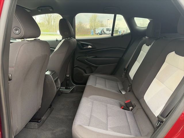 Used 2024 Chevrolet Trax RS w/ Driver Confidence Package image 31