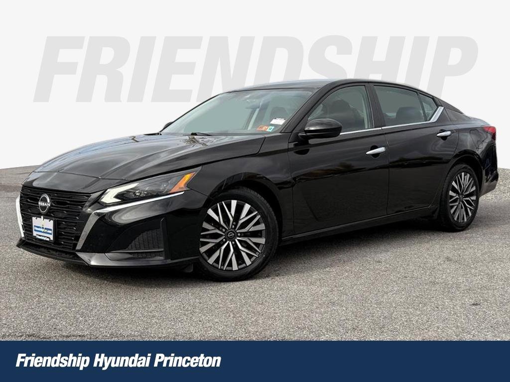 Used 2023 Nissan Altima 2.5 SV image 1