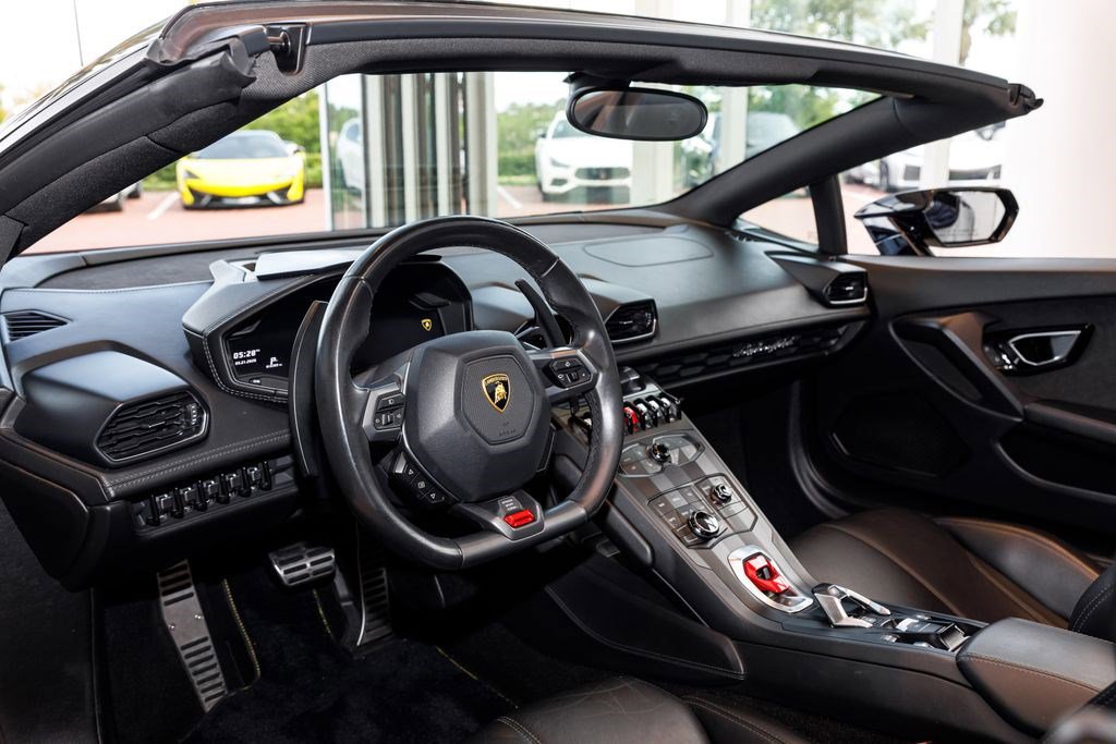 Used 2016 Lamborghini Huracan LP 610-4 AWD/4WD image 19