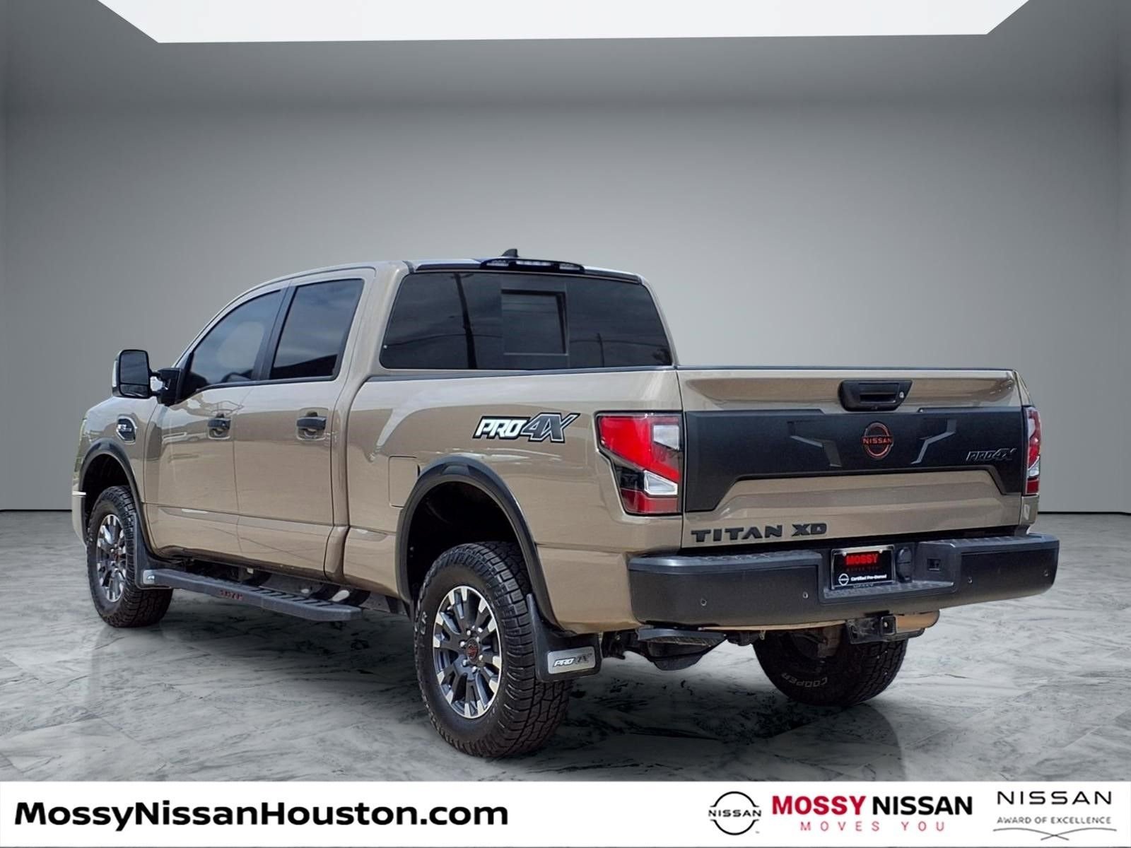 Used 2023 Nissan Titan PRO-4X AWD/4WD image 2
