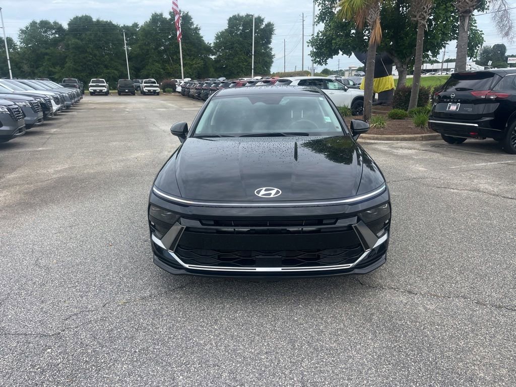 Used 2025 Hyundai Sonata SEL FWD image 2